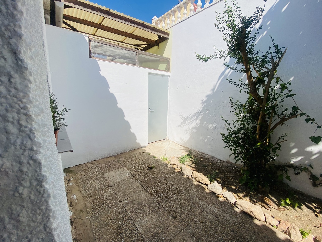 Bedroom in bungalow for sale in Playa Flamenca
