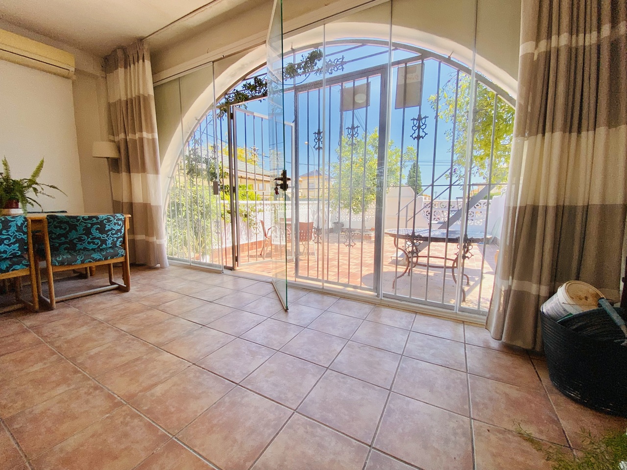 Exterior view in bungalow for sale in Playa Flamenca