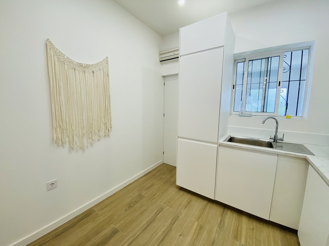 Living room in bungalow for sale in Playa Flamenca