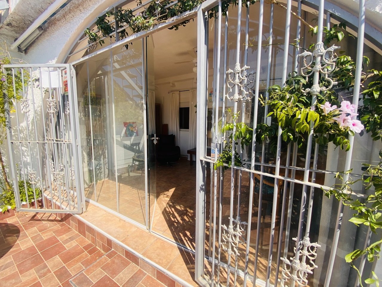 Terrace in bungalow for sale in Playa Flamenca