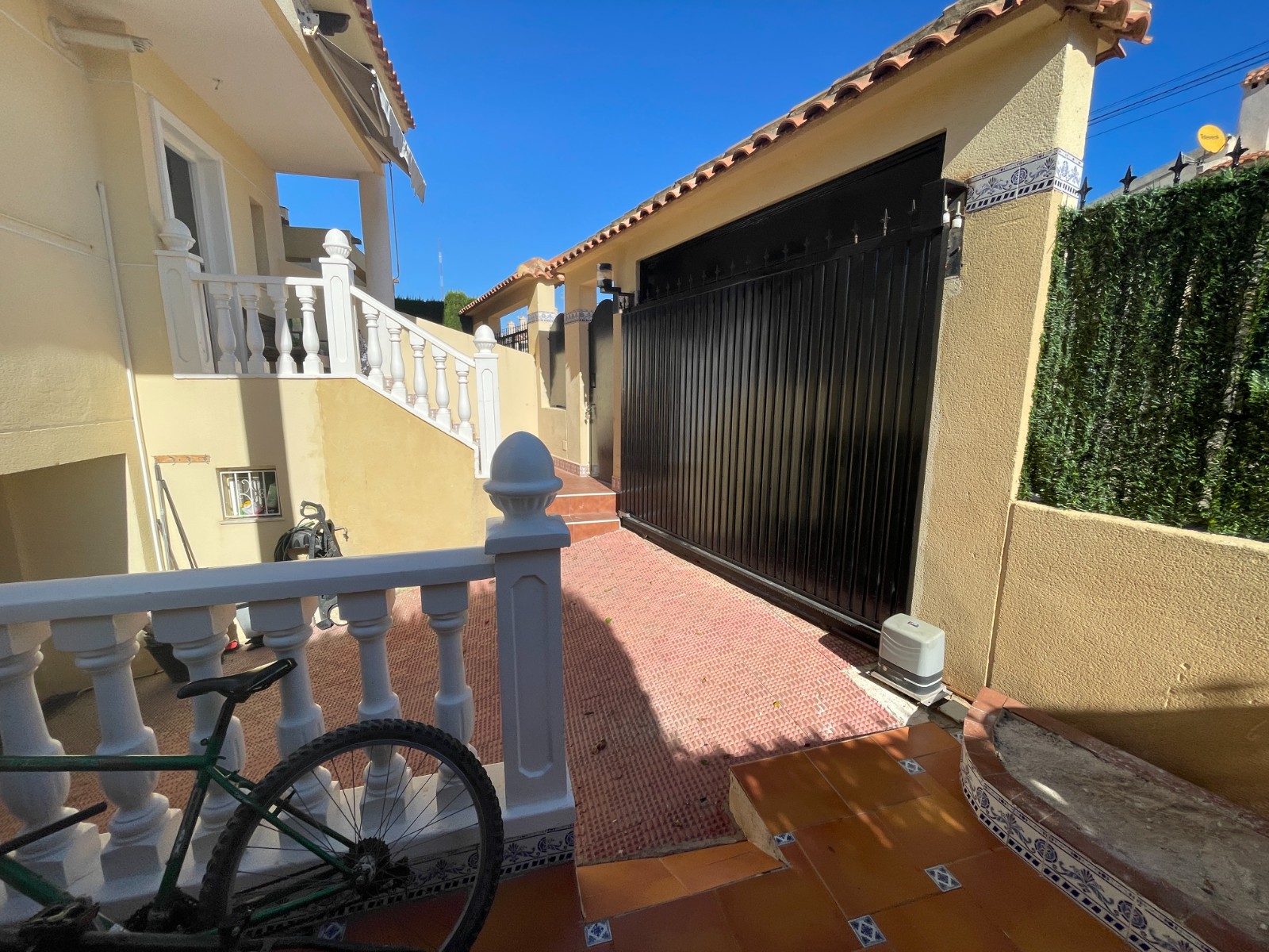 Bathroom in villa for sale in Guardamar del Segura