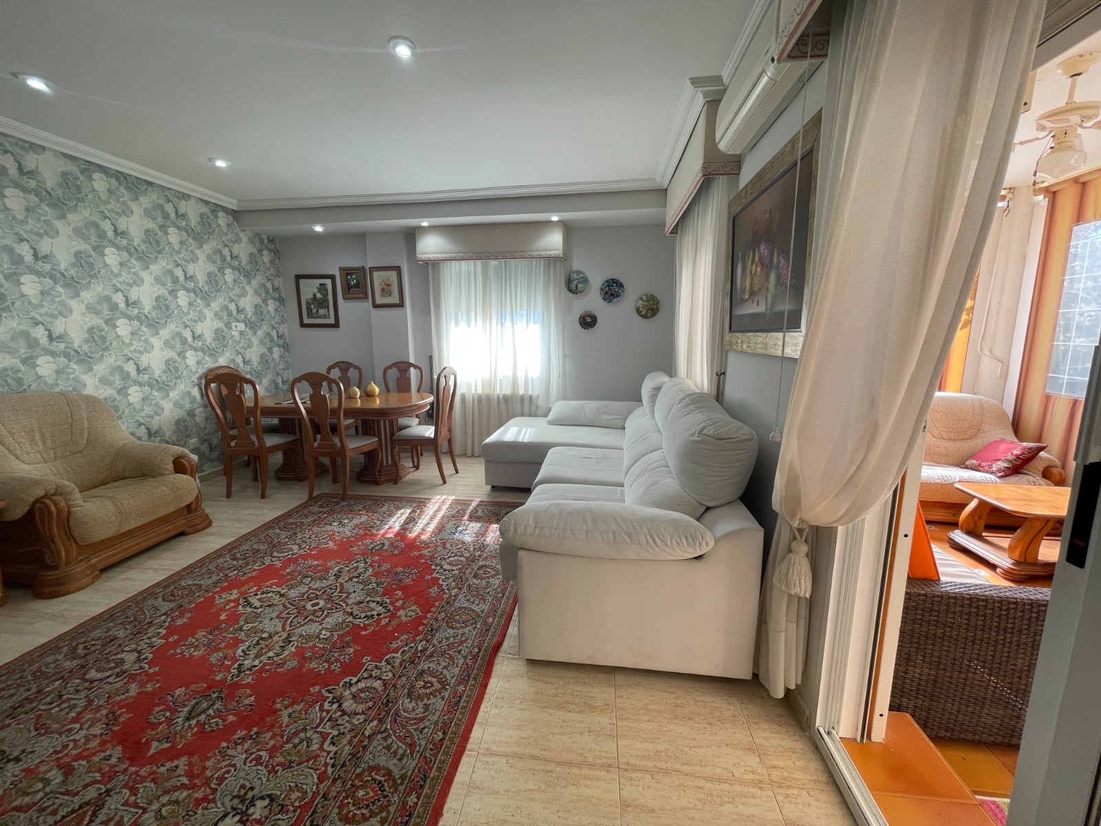Dining area in villa for sale in Guardamar del Segura