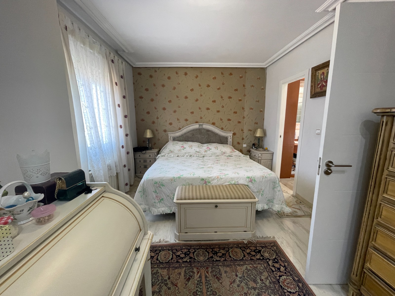 Master bedroom in villa for sale in Guardamar del Segura