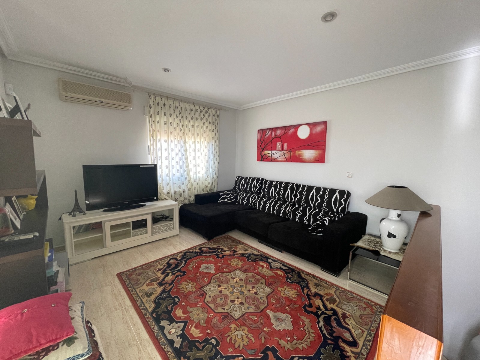 Bedroom in villa for sale in Guardamar del Segura