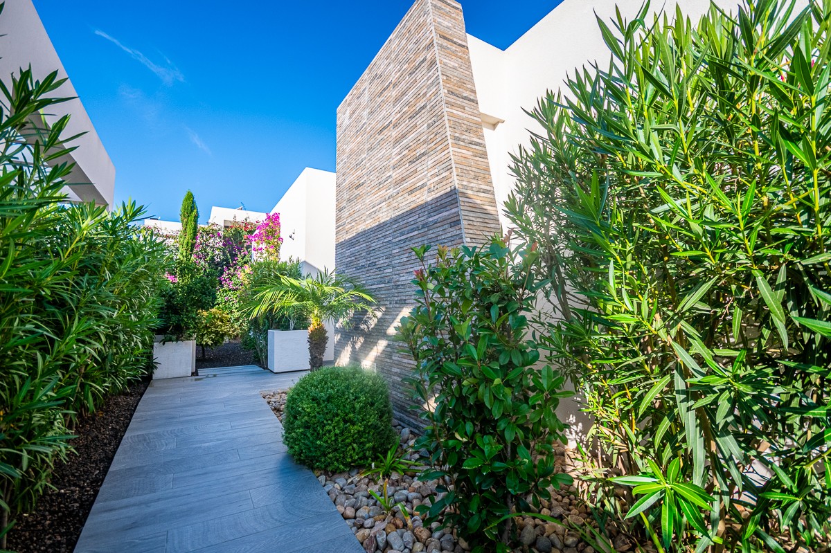 Master bedroom in villa for sale in Algorfa