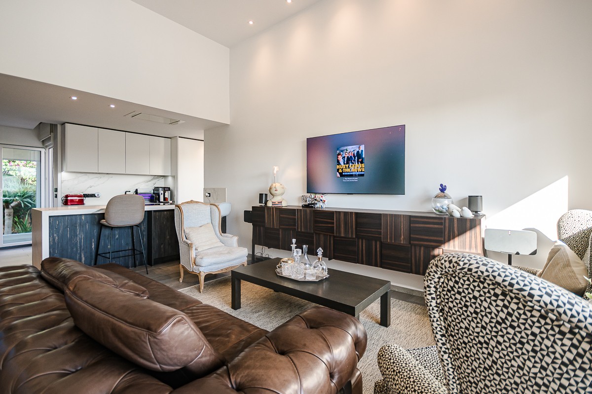 Master bedroom in villa for sale in Algorfa