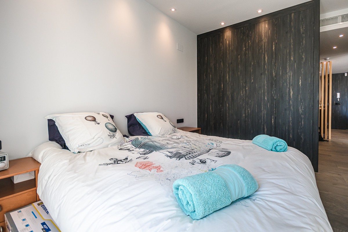 Bedroom in villa for sale in Algorfa