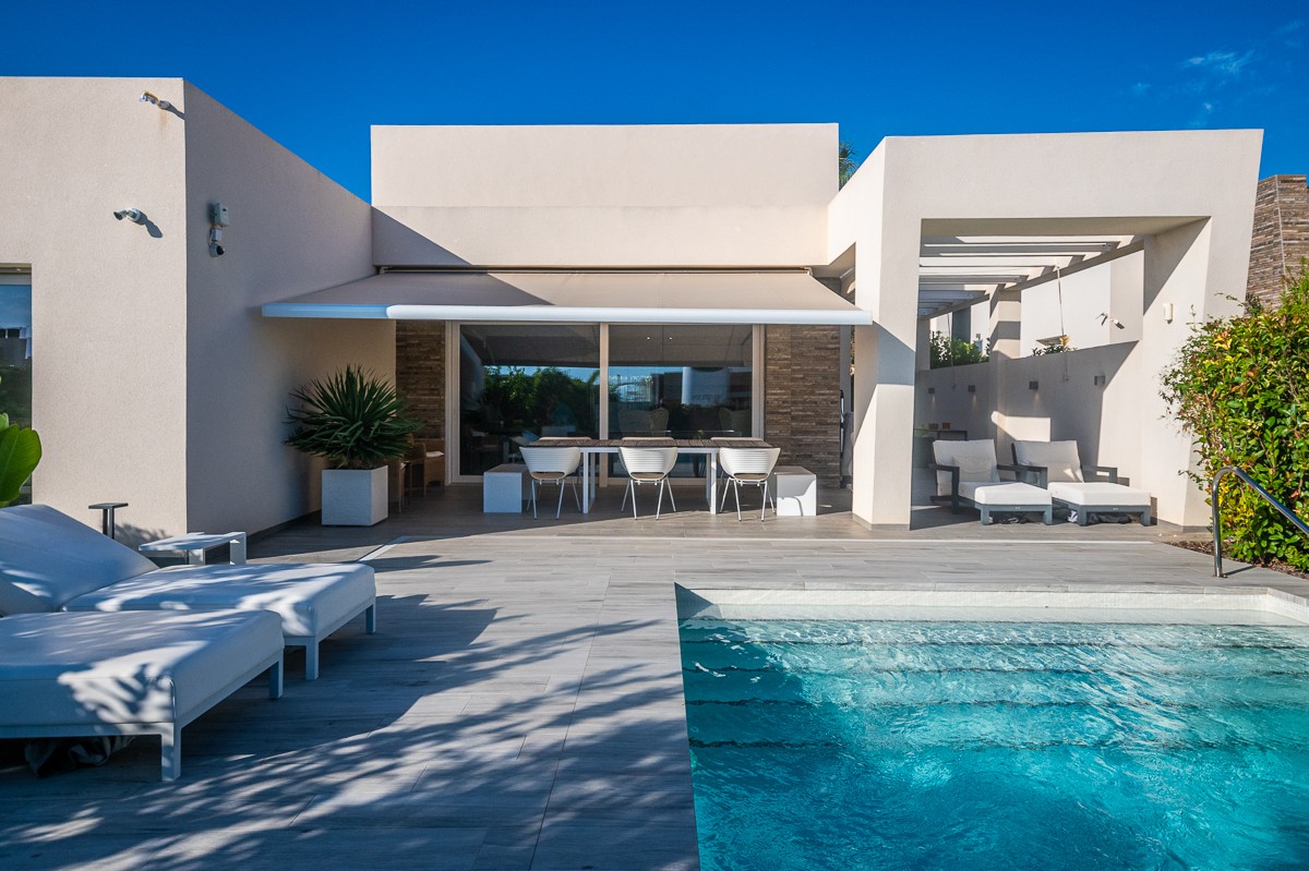 Garden in villa for sale in Algorfa