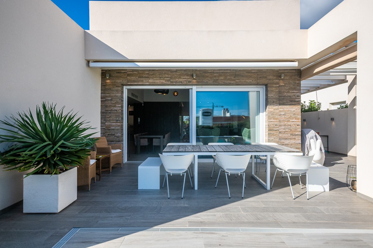 Dining area in villa for sale in Algorfa
