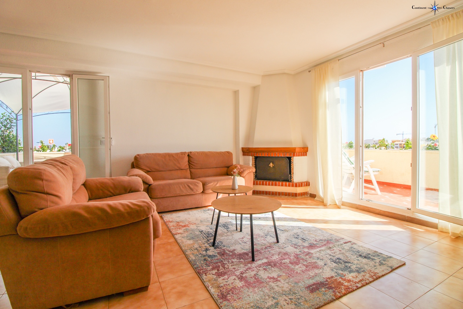 This beautiful apartment is located in an excellent area, offering easy access to all kinds of servi