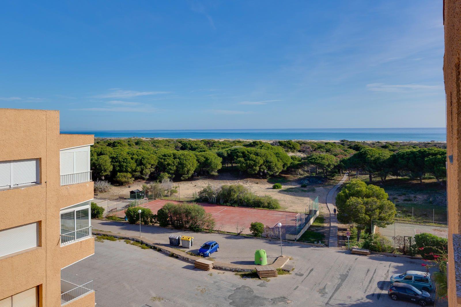 Kitchen in apartment for sale in Guardamar del Segura