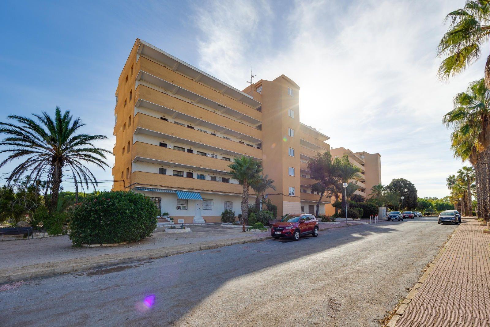 Garden in apartment for sale in Guardamar del Segura
