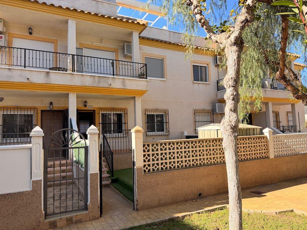 Master bedroom in bungalow for sale in Orihuela Costa