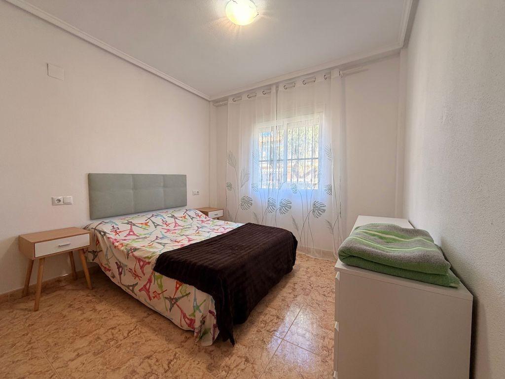 Garden in bungalow for sale in Orihuela Costa