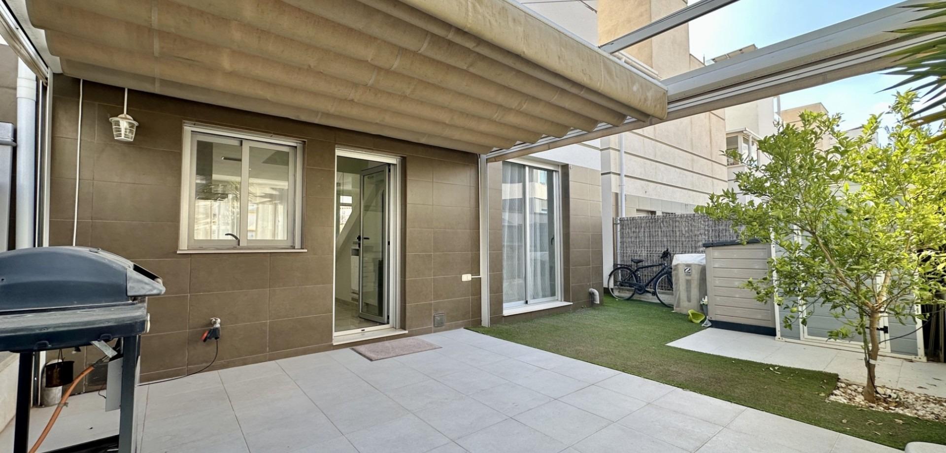 Kitchen in villa for sale in Orihuela Costa