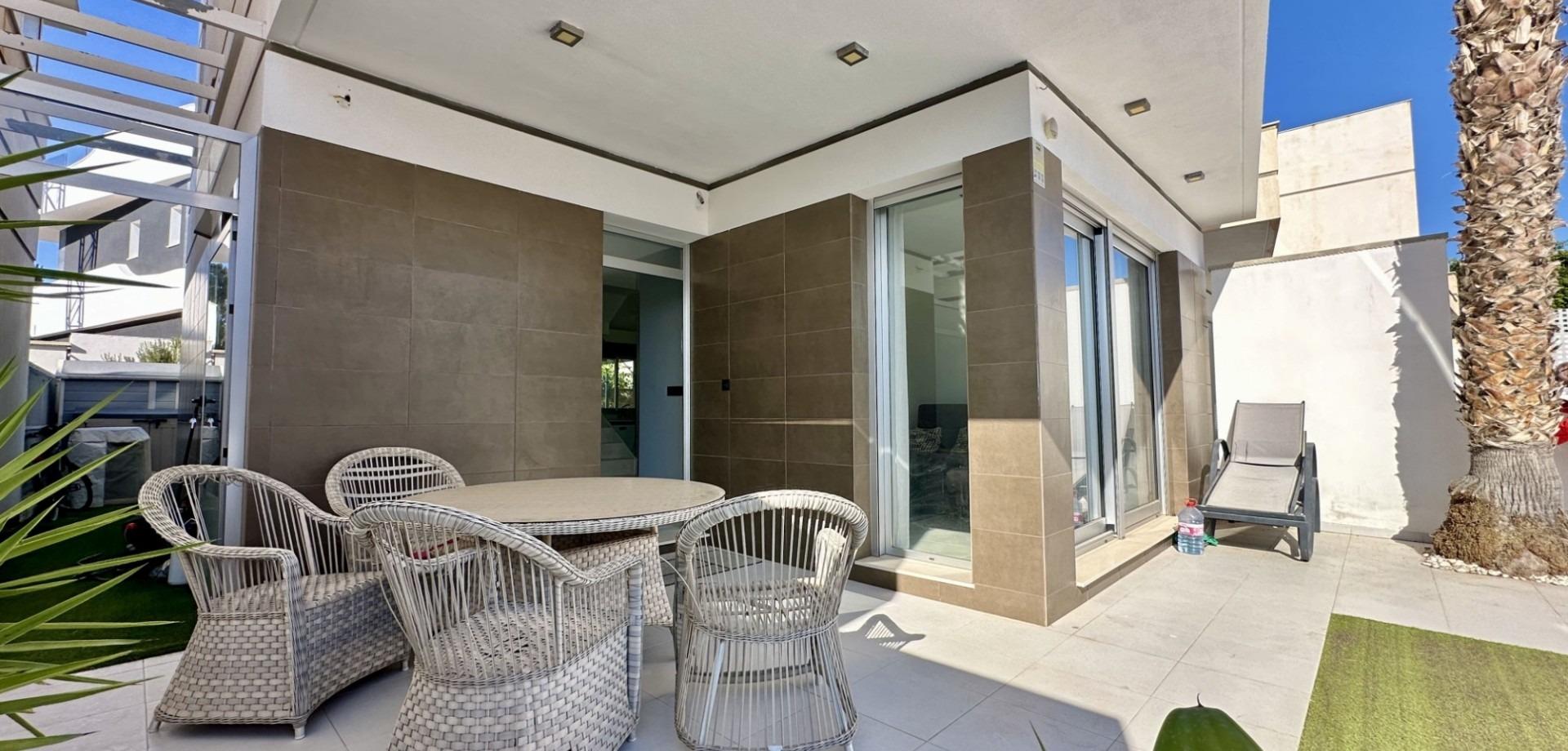 Bedrooms: 3, Bathrooms: 3, Villa in Orihuela Costa, Alicante, Spain