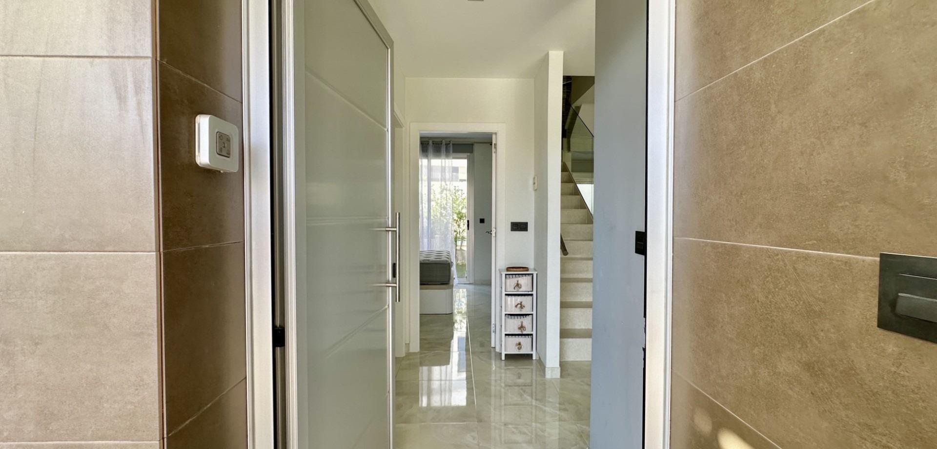 Bedrooms: 3, Bathrooms: 3, Villa in Orihuela Costa, Alicante, Spain