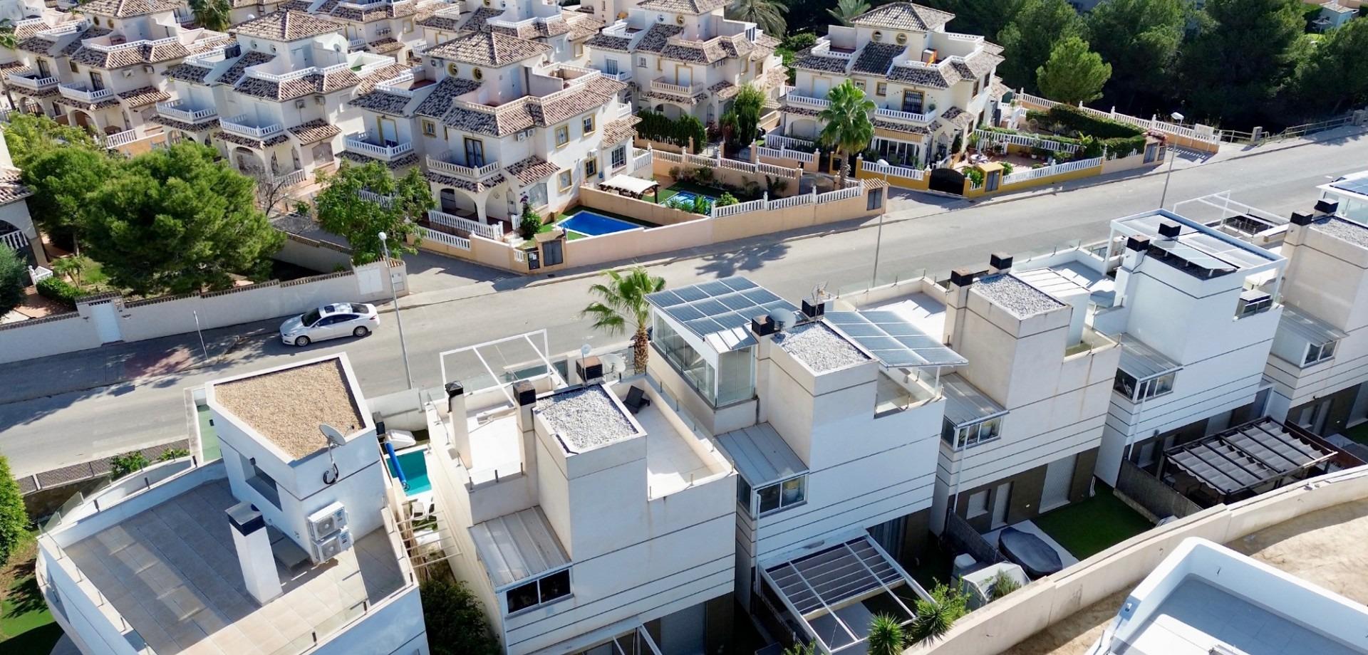 Dining area in villa for sale in Orihuela Costa