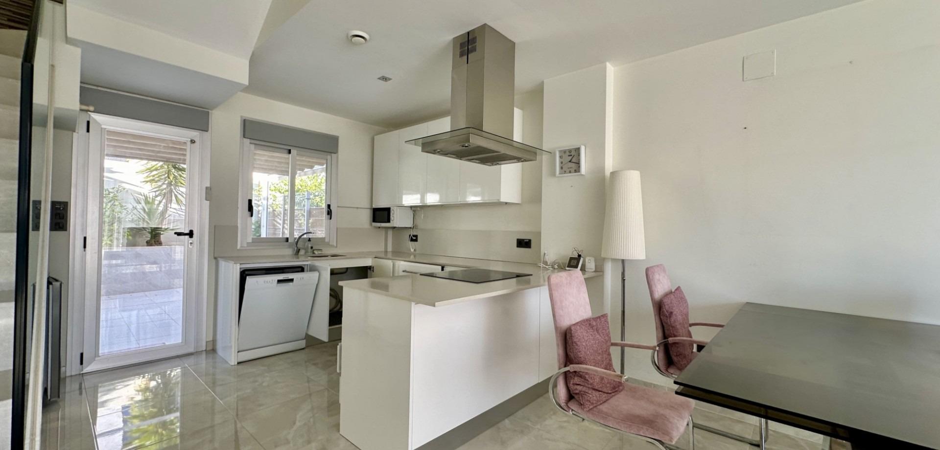 Garden in villa for sale in Orihuela Costa