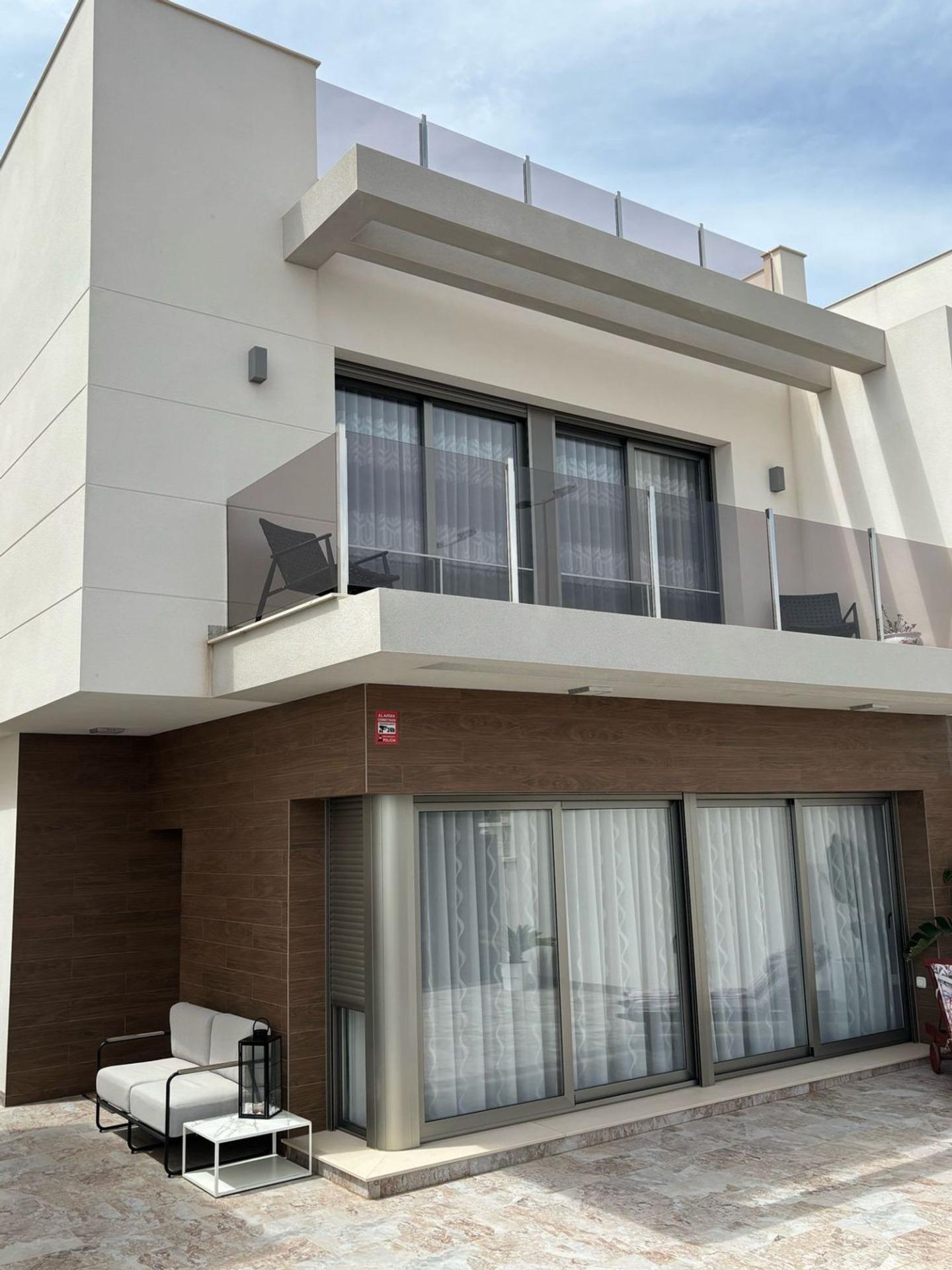 Bedroom in villa for sale in Orihuela Costa