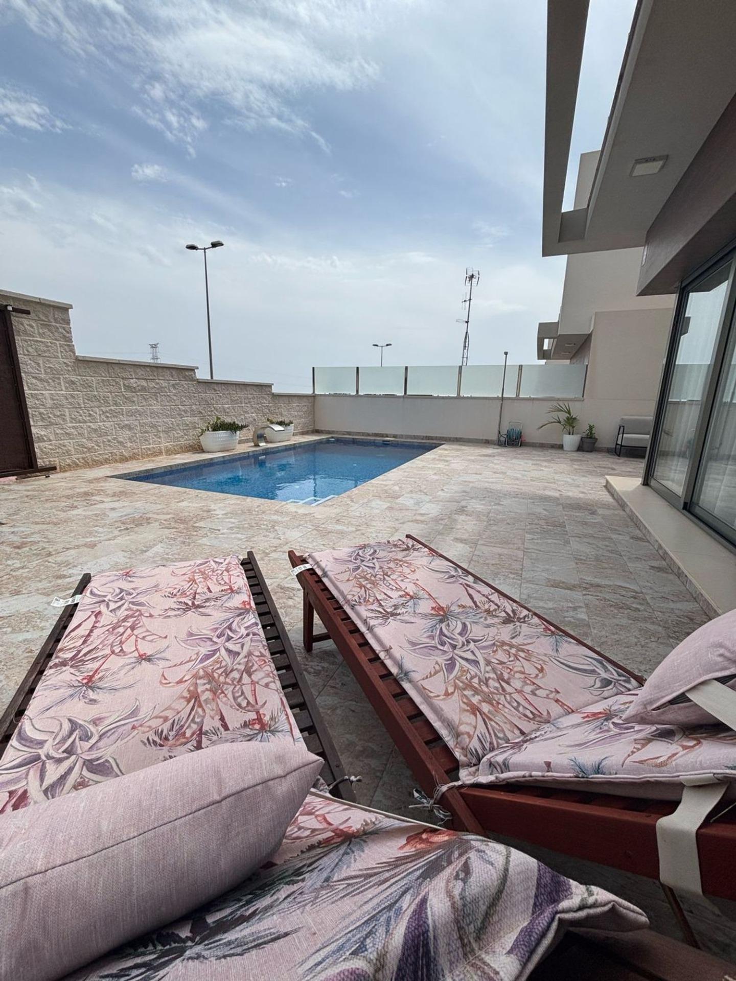 Garden in villa for sale in Orihuela Costa