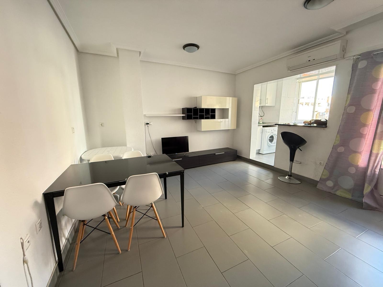 Bright 1-bedroom apartment with terrace in Torrevieja One-bedroom flat located on the second floor,