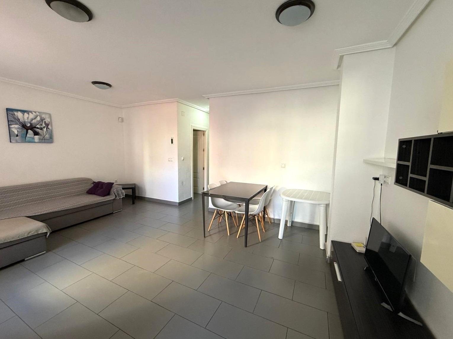 Bright 1-bedroom apartment with terrace in Torrevieja One-bedroom flat located on the second floor,