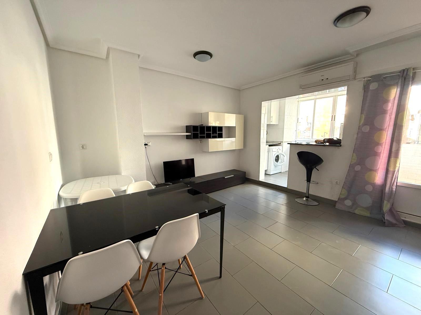 Bright 1-bedroom apartment with terrace in Torrevieja One-bedroom flat located on the second floor,