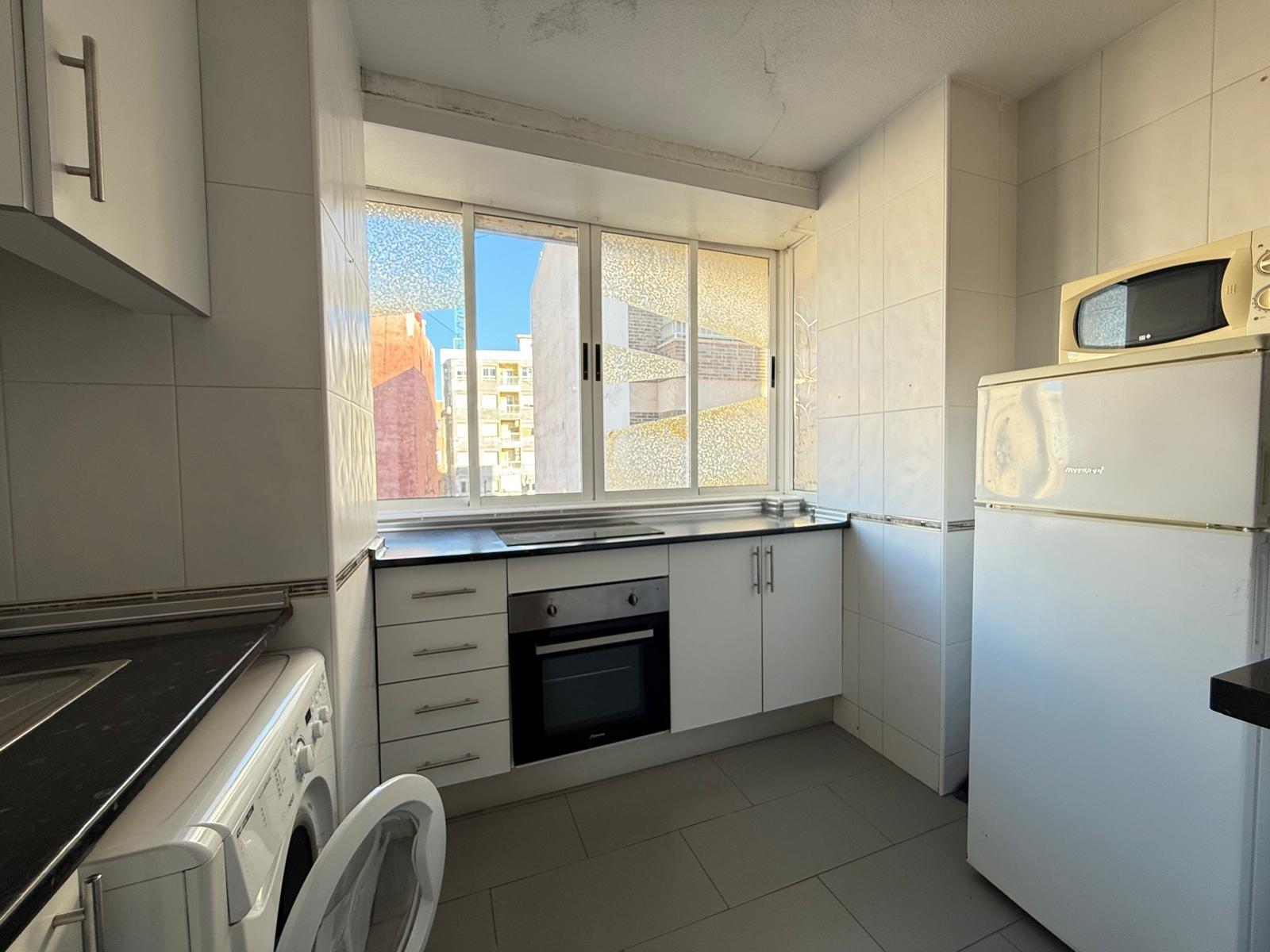 Bright 1-bedroom apartment with terrace in Torrevieja One-bedroom flat located on the second floor,