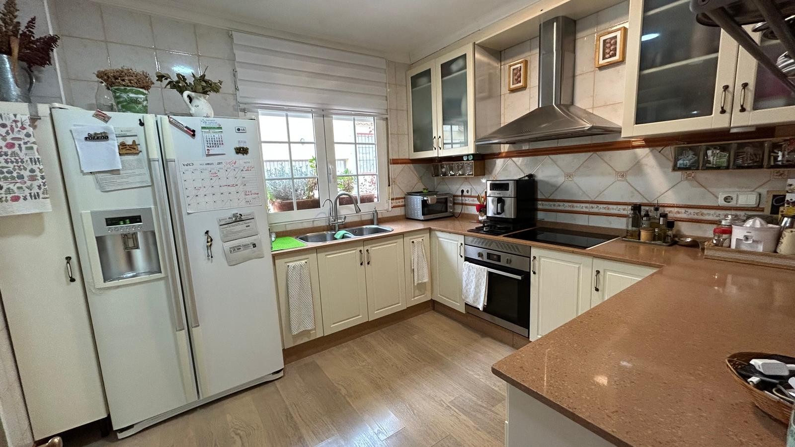 Master bedroom in villa for sale in Los Montesinos