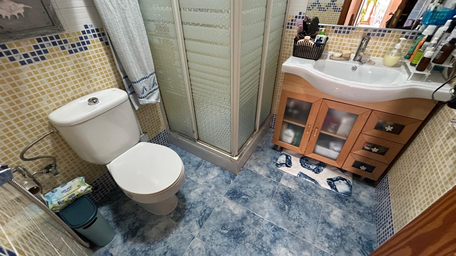 Bedroom in villa for sale in Los Montesinos