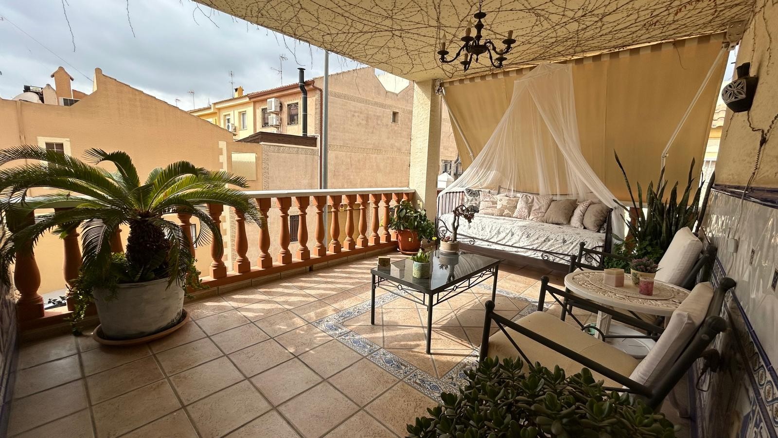 Pool area in villa for sale in Los Montesinos
