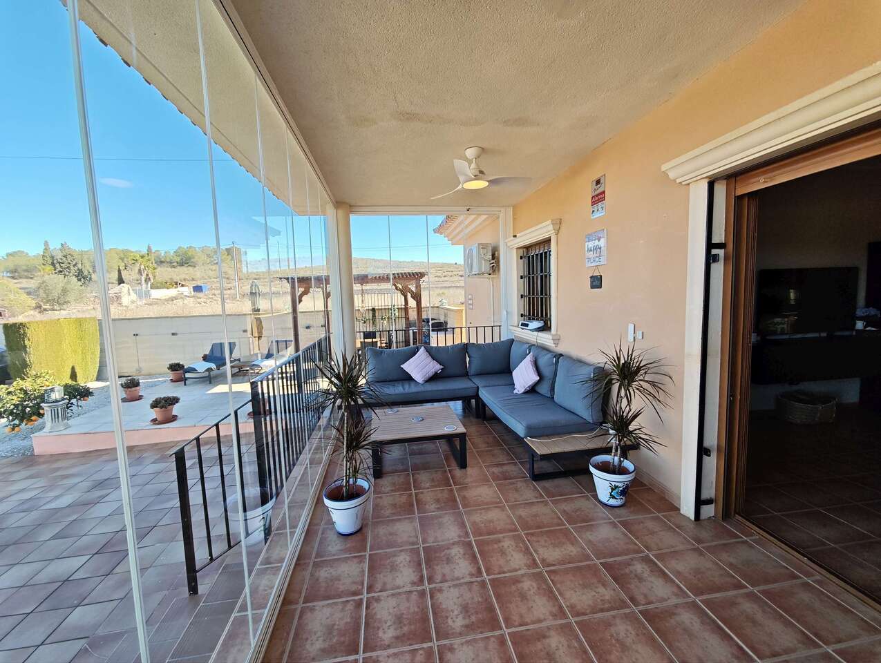 Living room in villa for sale in Canada del Trigo
