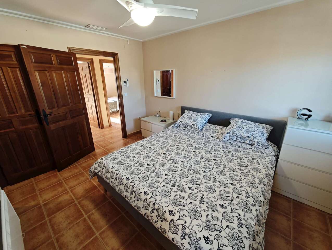 Master bedroom in villa for sale in Canada del Trigo