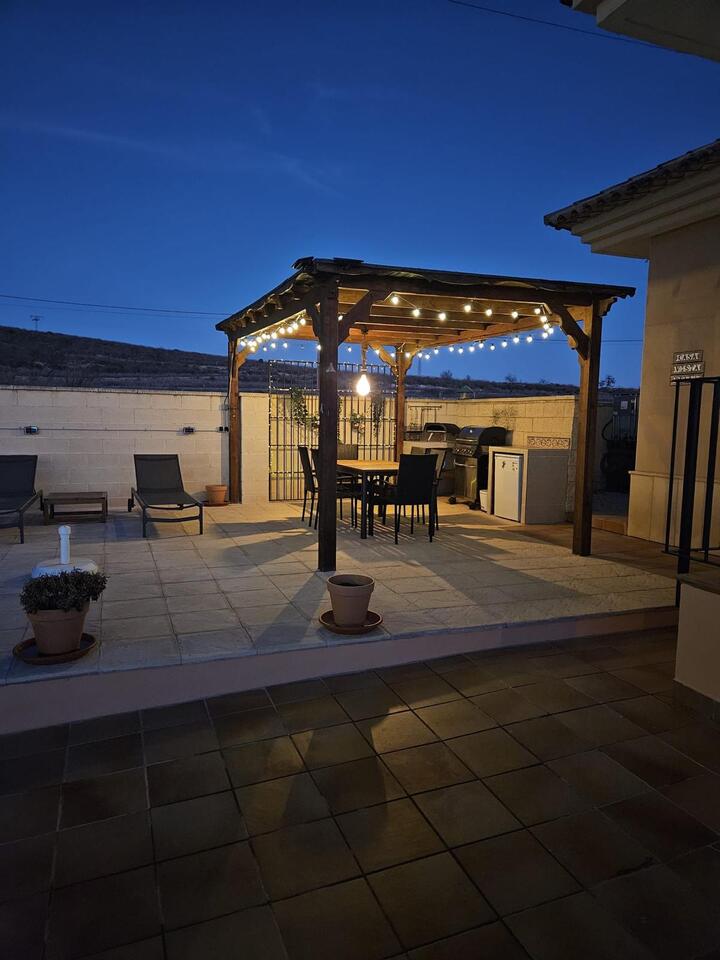 Garden in villa for sale in Canada del Trigo