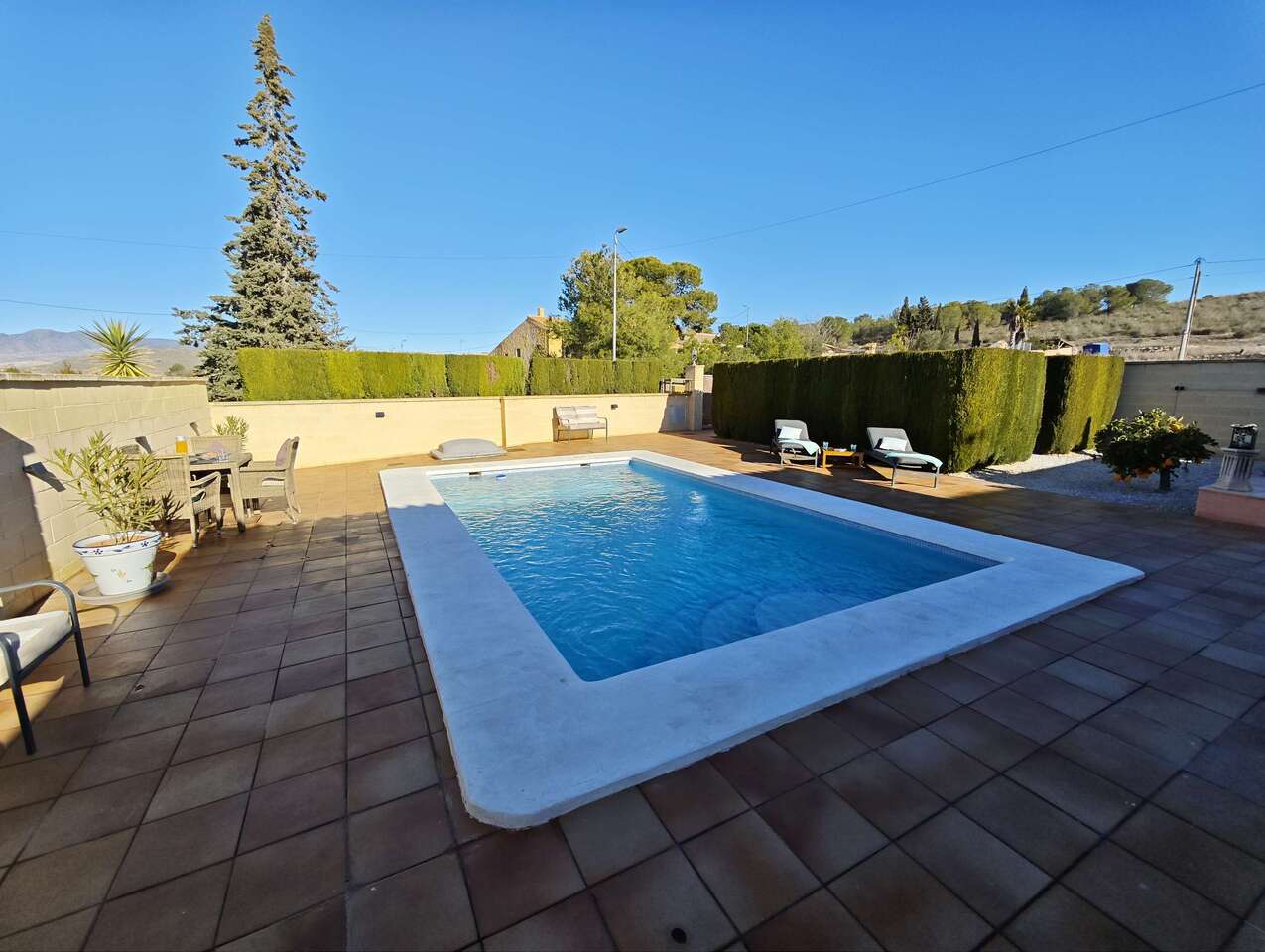 Garden in villa for sale in Canada del Trigo