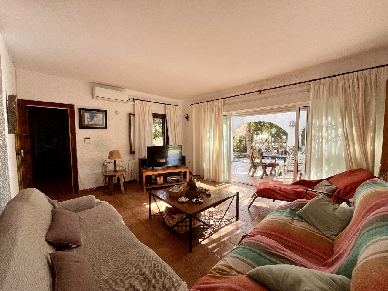 Bedroom in villa for sale in Cabo Roig