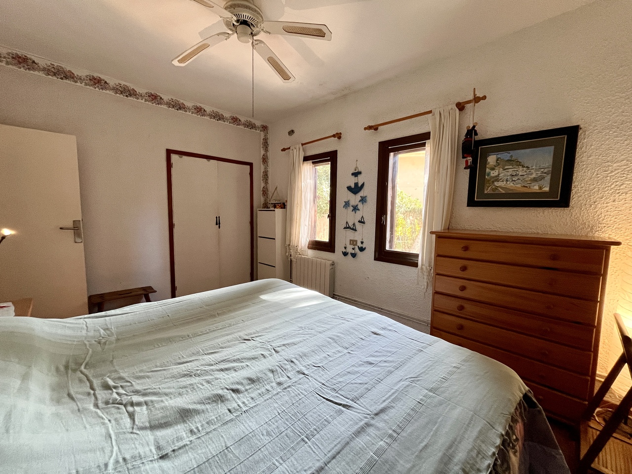Master bedroom in villa for sale in Cabo Roig