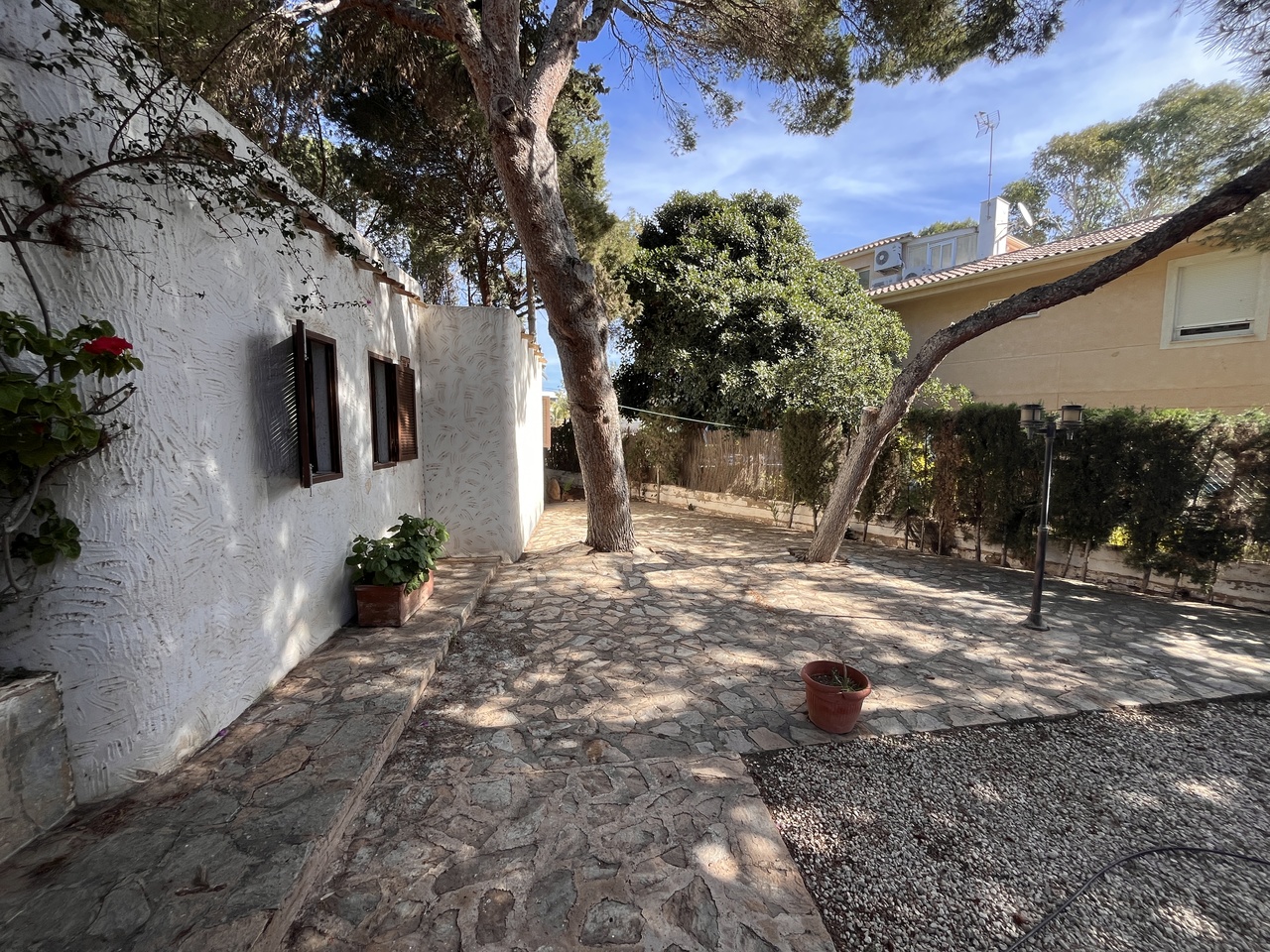 Dining area in villa for sale in Cabo Roig