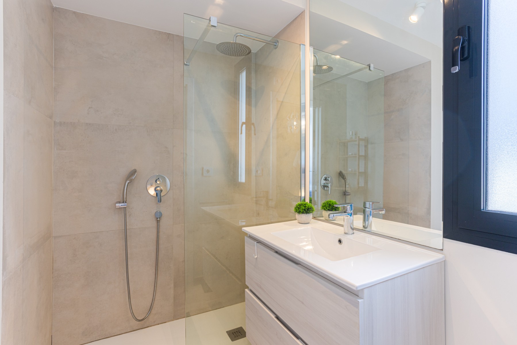 Bedroom in apartment for sale in Mar de Cristal