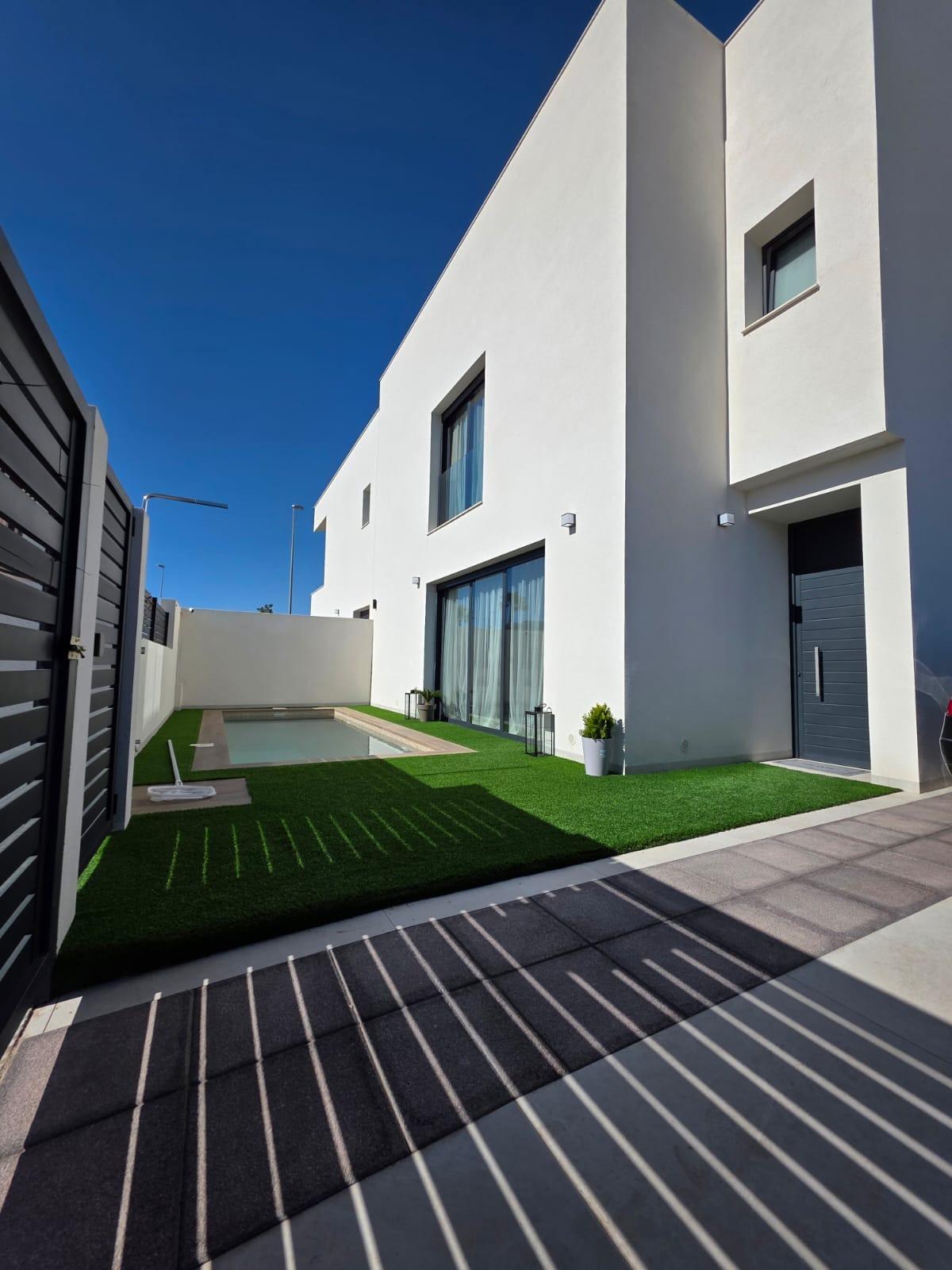 Terrace in villa for sale in Benijofar