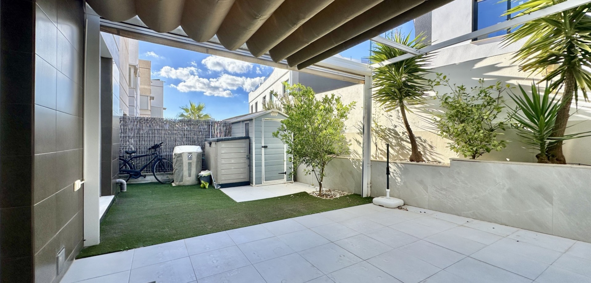 Kitchen in villa for sale in Orihuela Costa