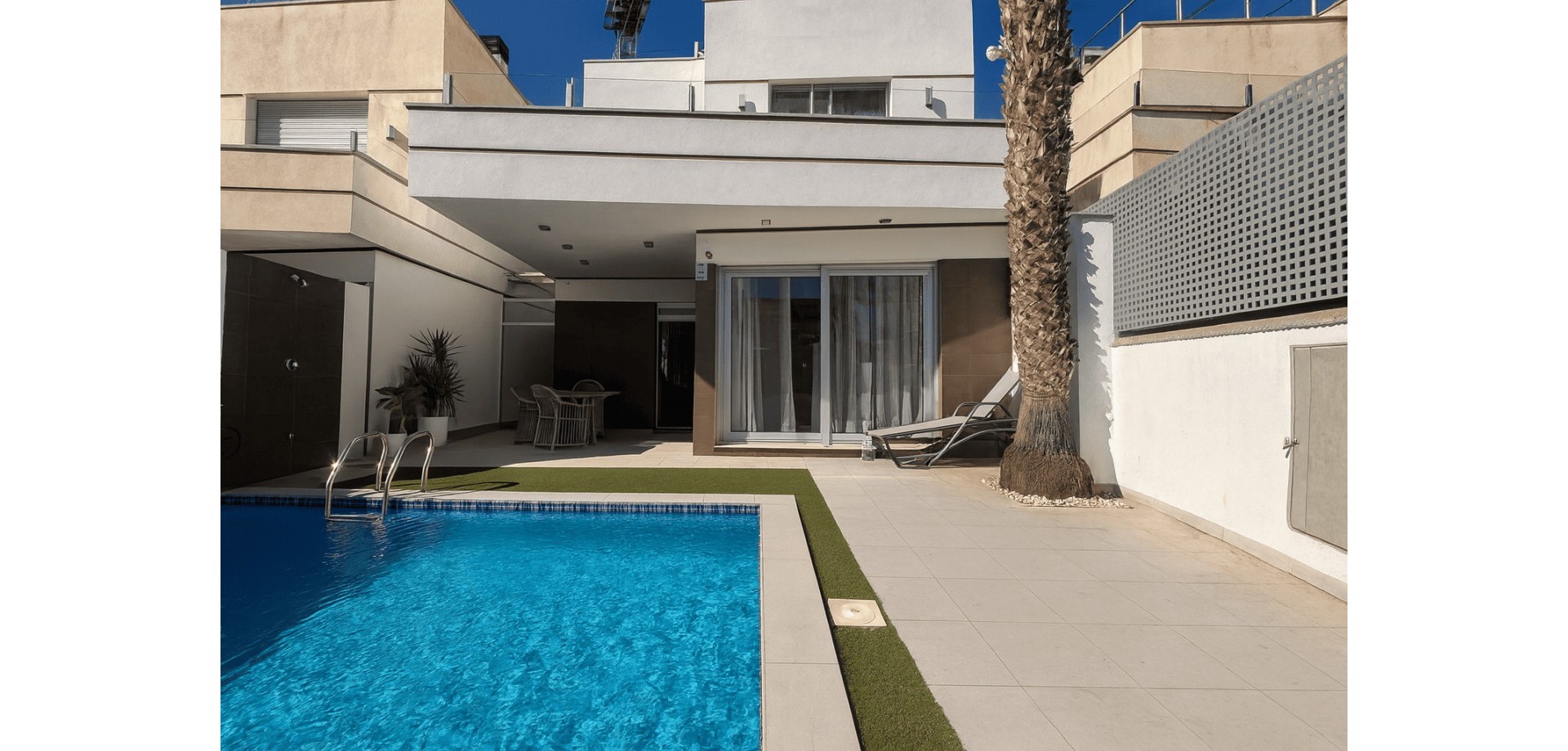 Terrace in villa for sale in Orihuela Costa