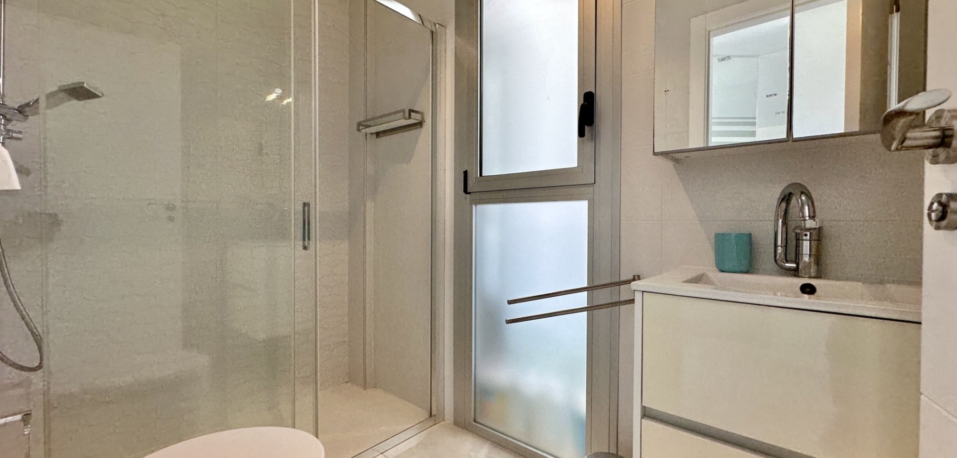 Kitchen in villa for sale in Orihuela Costa