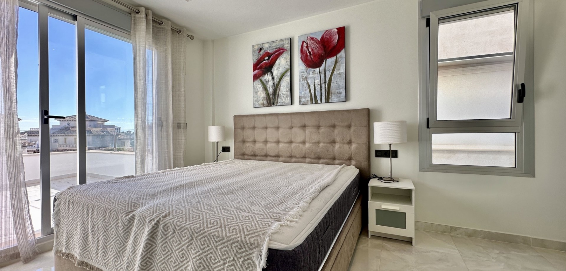 Dining area in villa for sale in Orihuela Costa