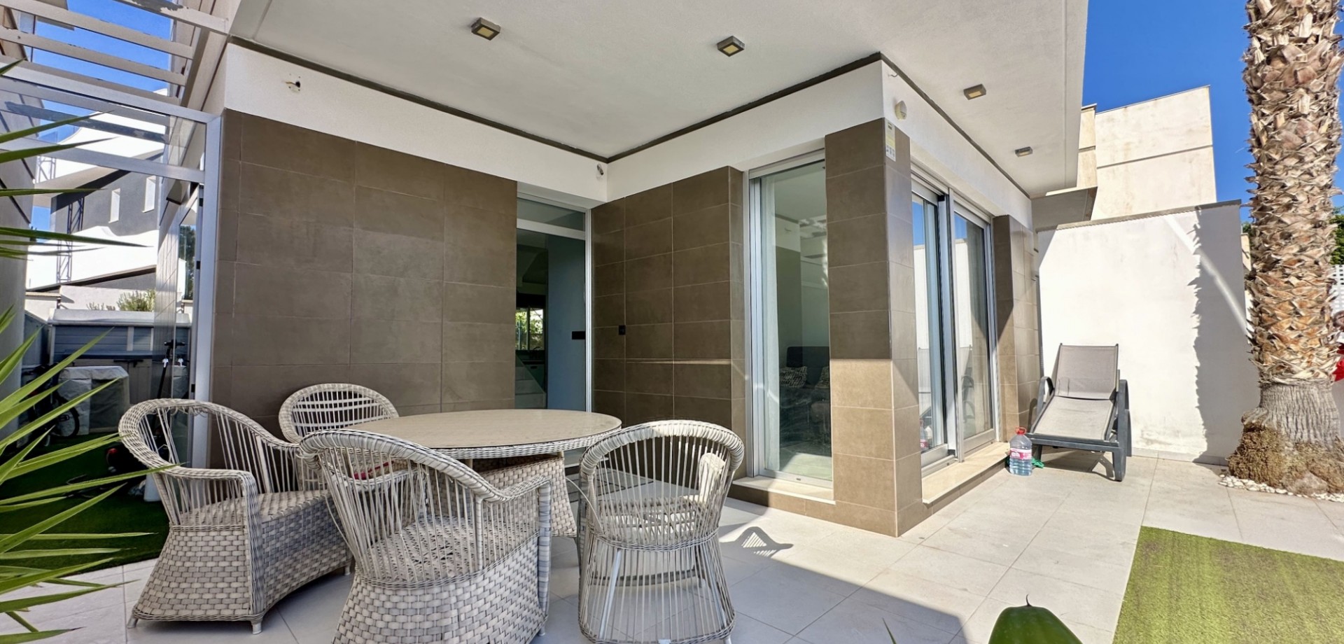 Terrace in villa for sale in Orihuela Costa