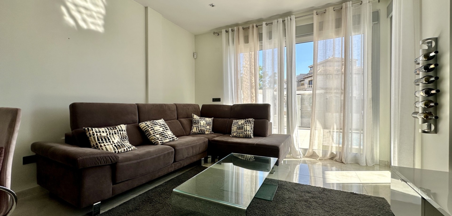 Garden in villa for sale in Orihuela Costa
