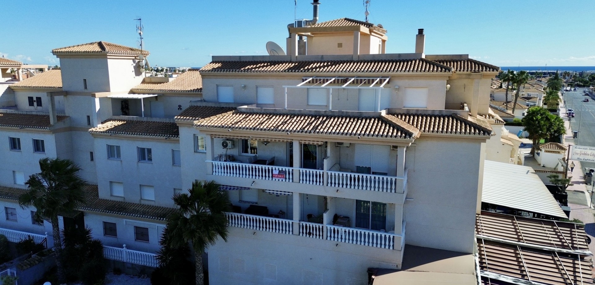 Garden in apartment for sale in Orihuela Costa