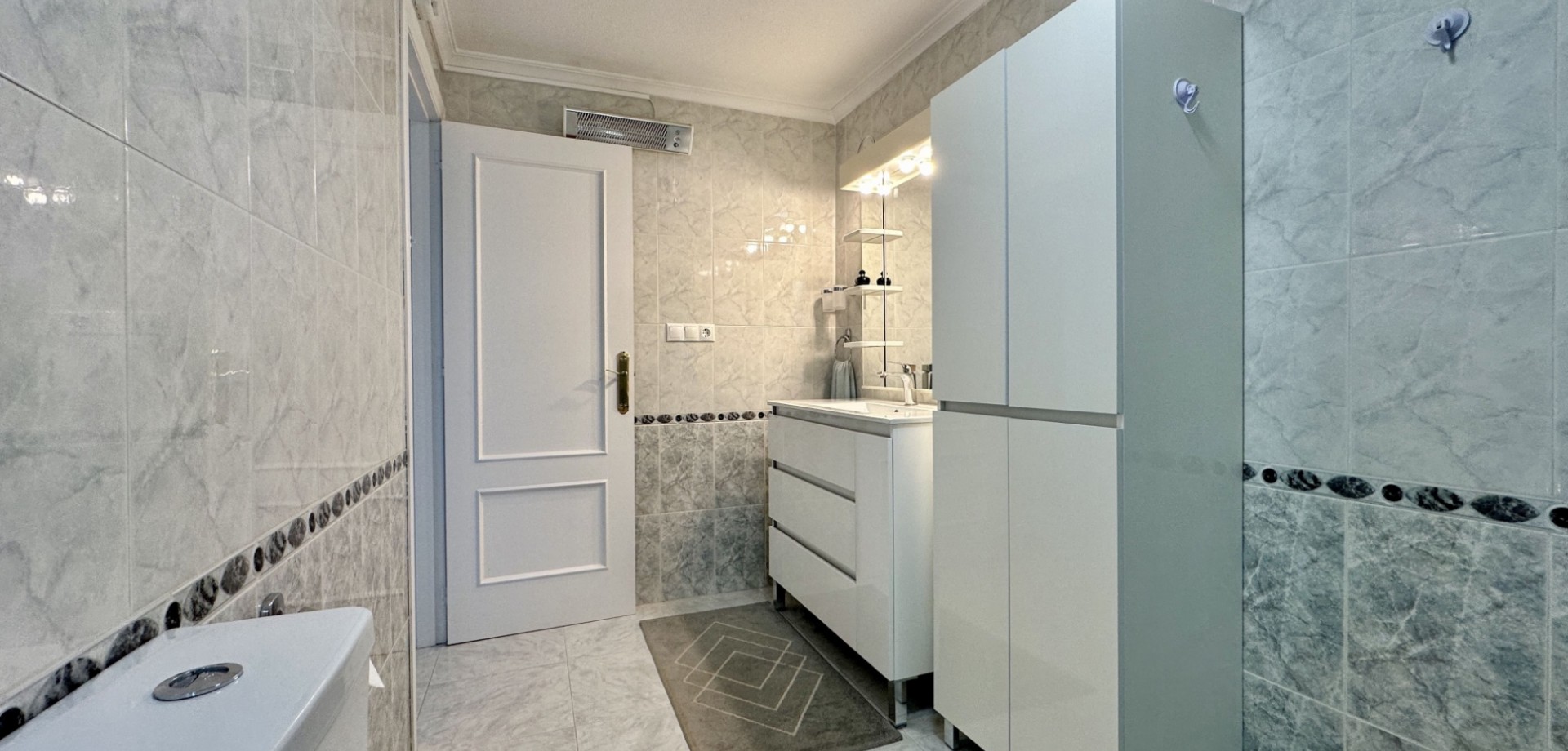 Bedroom in apartment for sale in Orihuela Costa