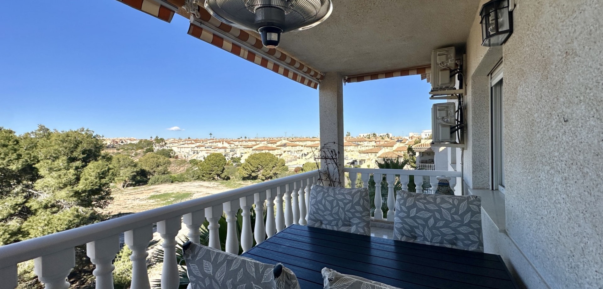 Dining area in apartment for sale in Orihuela Costa